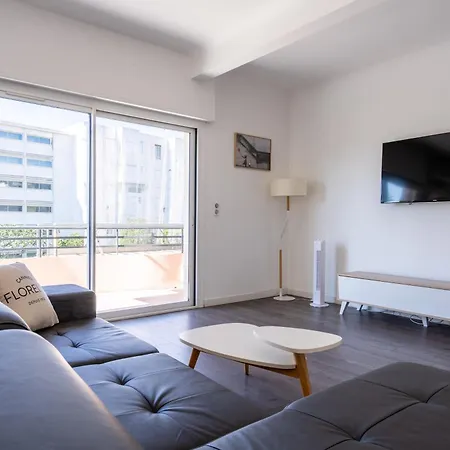 Le Madrid Avec Balcon Proche Croisette Plages Et Palais Des Festivals Cannes