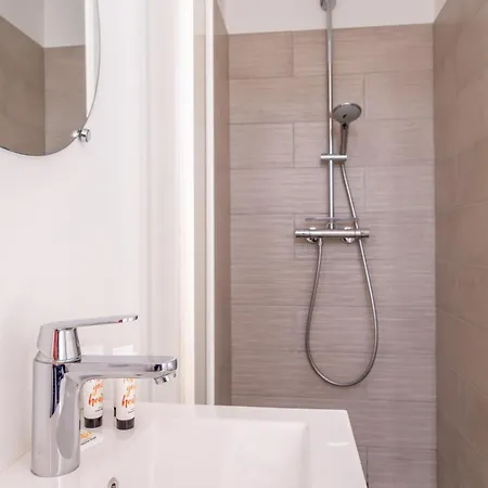 Le Madrid Avec Balcon Proche Croisette Plages Et Palais Des Festivals קאן