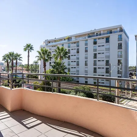 Le Madrid Avec Balcon Proche Croisette Plages Et Palais Des Festivals 아파트