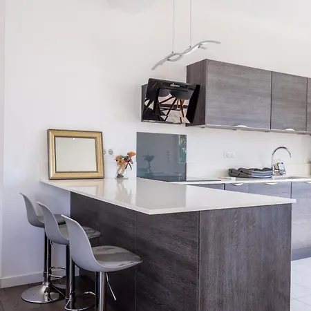 Le Madrid Avec Balcon Proche Croisette Plages Et Palais Des Festivals Appartement *